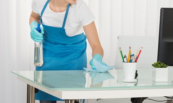 Il servizio di pulizia professionale in ambito aziendale si differenzia per numerosi aspetti dal trattamento per gli ambienti industriali, che può risultare più complesso