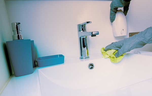 L'uso dell'alcool isopropilico è indicato per la pulizia della rubinetteria di tutta la casa.