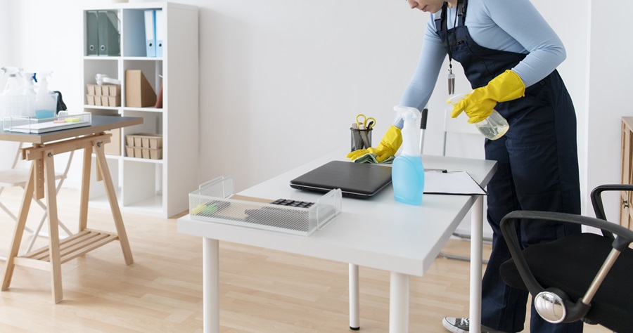 Pulizia uffici a Milano con organizzazione degli spazi di lavoro a inizio anno