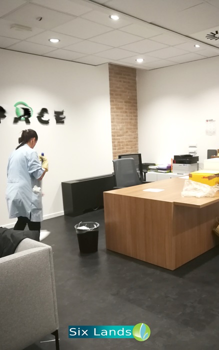 Per eseguire una pulizia degli open space professionale ed accurata, il primo passo sarà conoscere i punti più esposti alla